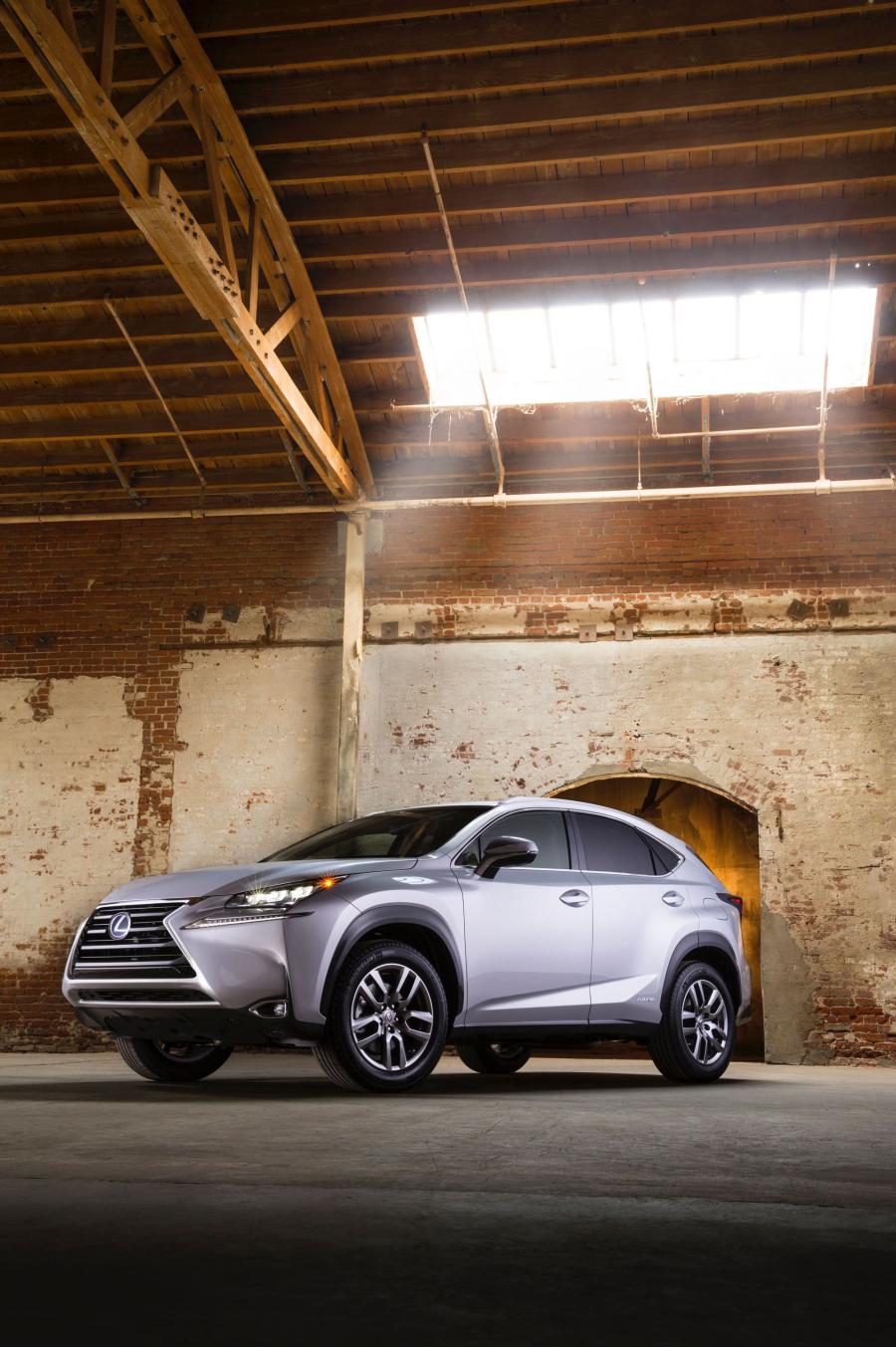  Lexus NX300h 2014 года  (фото 8 из 20)